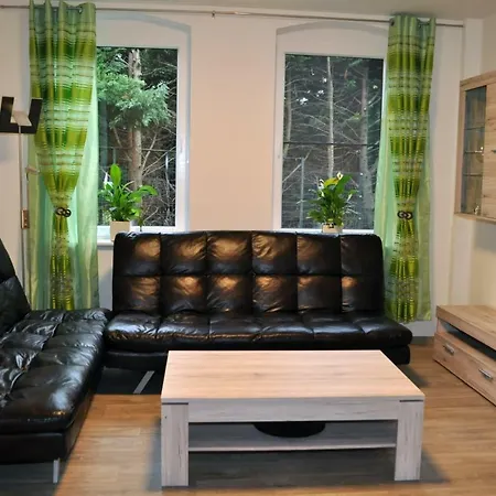 アパート Gaestehaus Am Wald